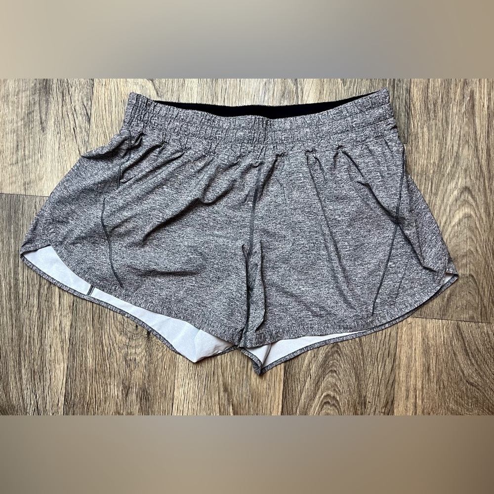 Lululemon Womens Tracker Shorts 4” Inseam Womens Size 14 Grey Athletic Stretch